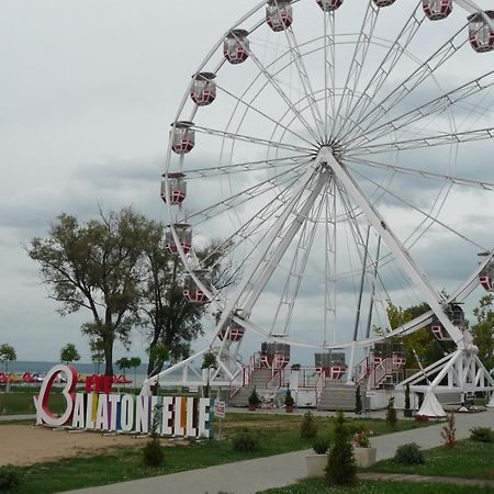 Nadas Tarsashaz Balatonlelle Bagian luar foto