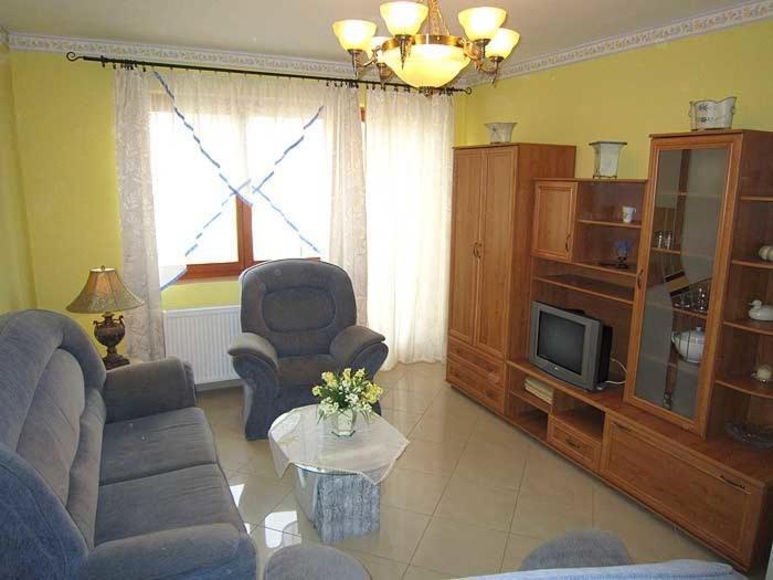 Nadas Tarsashaz Balatonlelle Bagian luar foto