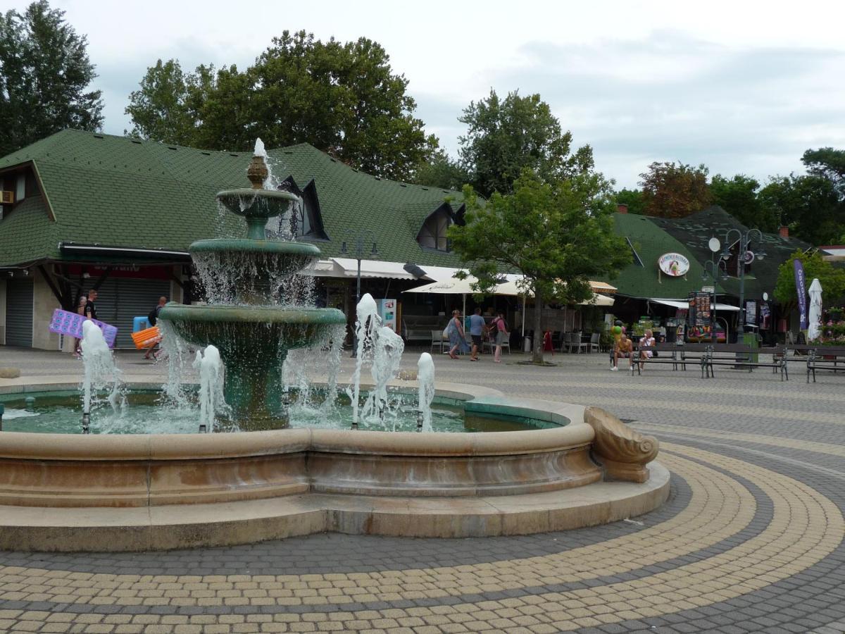Nadas Tarsashaz Balatonlelle Bagian luar foto